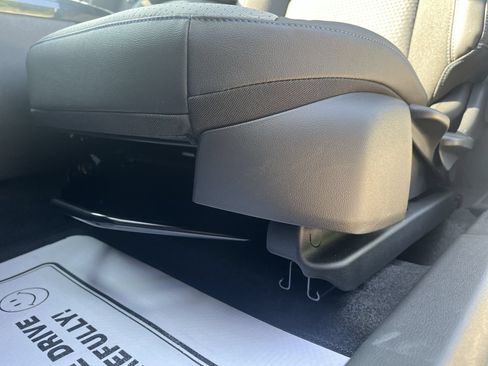 New 2026 Chevrolet Trax LT w/ Midnight Edition FWD image 15