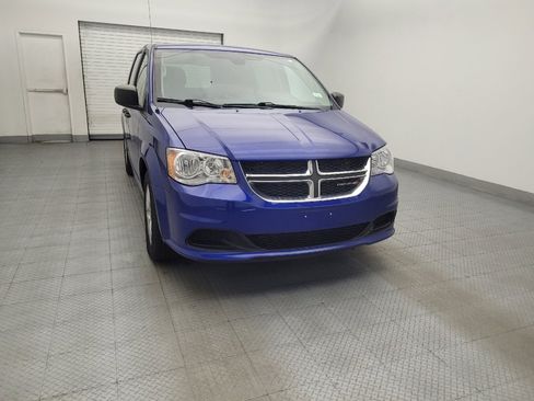 Used 2019 Dodge Grand Caravan SE FWD image 14