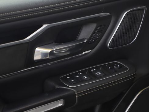 Used 2022 RAM 1500 Laramie w/ Night Edition image 21