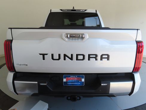 Used 2024 Toyota Tundra Limited w/ Power Package AWD/4WD image 4