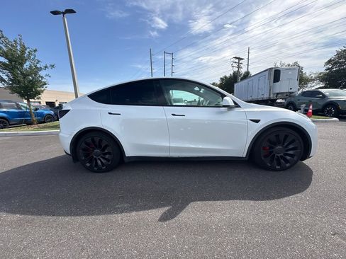 Used 2022 Tesla Model Y Performance AWD/4WD image 2