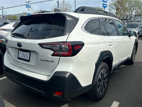 Used 2025 Subaru Outback Premium image 5