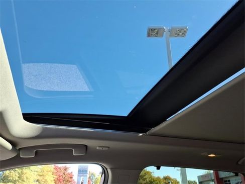 Certified 2024 Nissan Rogue Platinum w/ Platinum Premium Package image 15