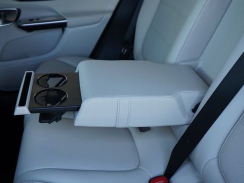 Used 2026 Mercedes-Benz GLC 300 image 27