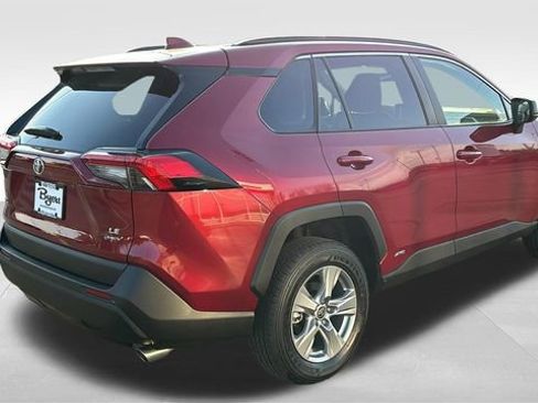 Used 2025 Toyota RAV4 LE AWD/4WD image 31