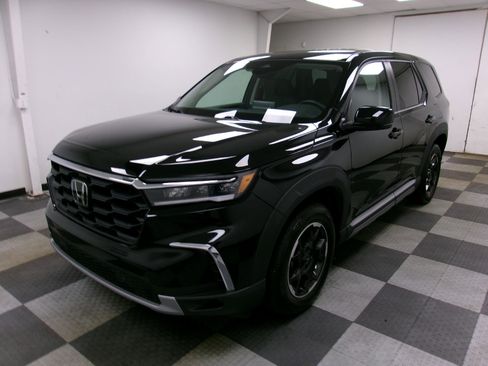 Used 2025 Honda Pilot EX-L image 1