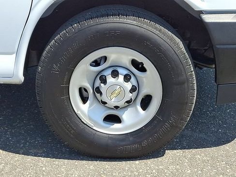 Used 2026 Chevrolet Express 3500 w/ Driver Convenience Package RWD image 28