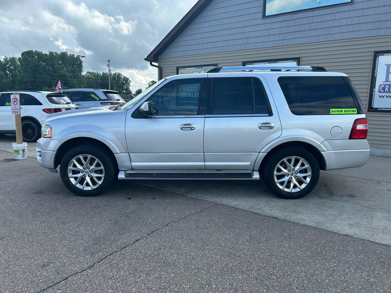 Used 2016 Ford Expedition Limited AWD/4WD image 8