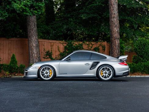 Used 2011 Porsche 911 GT2 RS RWD image 2
