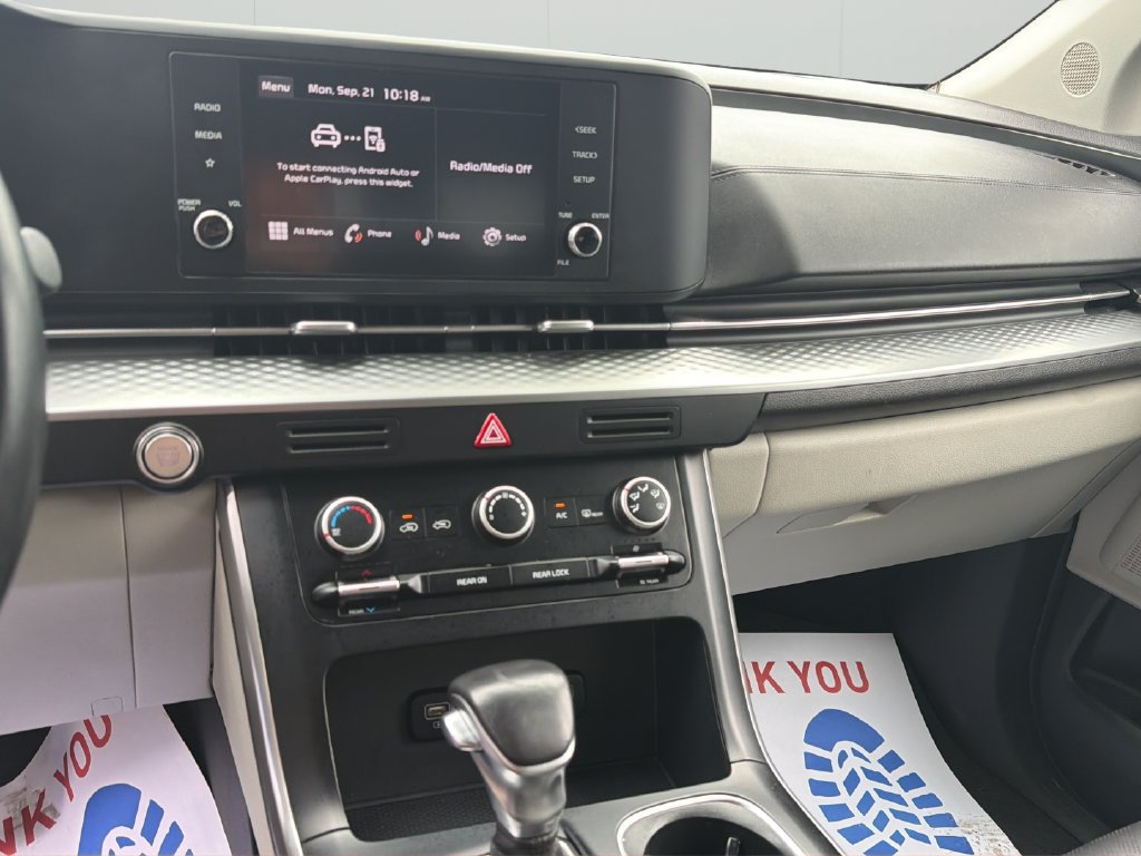 Used 2023 Kia Carnival LX FWD image 10