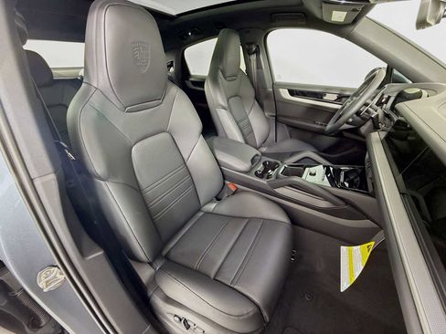 New 2026 Porsche Cayenne Coupe AWD/4WD image 29
