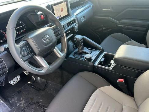 Used 2025 Toyota Tacoma TRD Sport AWD/4WD image 10