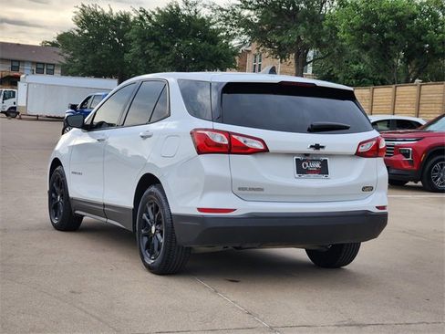 Used 2019 Chevrolet Equinox LS w/ LS Convenience Package FWD image 3