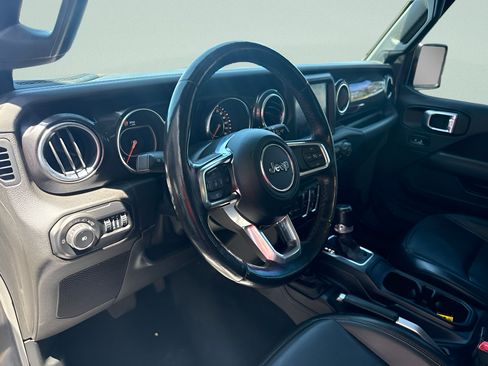 Used 2020 Jeep Wrangler Unlimited Sahara AWD/4WD image 12
