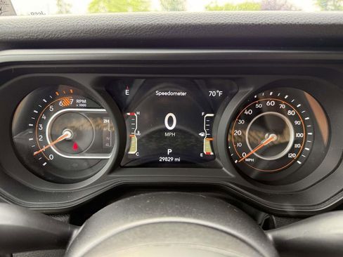 Used 2024 Jeep Wrangler Unlimited Sport AWD/4WD image 25