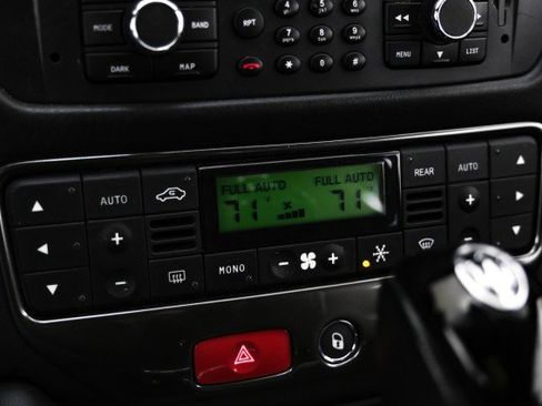 Used 2014 Maserati GranTurismo MC image 31