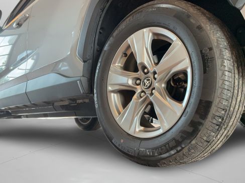 Used 2024 Toyota RAV4 XLE FWD image 43