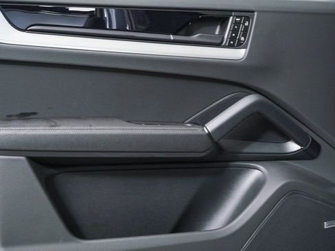 New 2026 Porsche Cayenne image 6