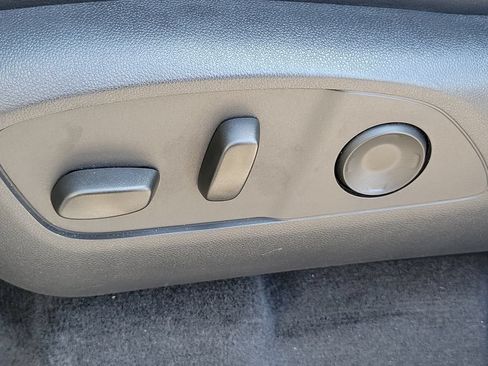Used 2026 Buick Enclave Preferred w/ Power Package FWD image 25