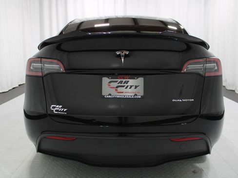 Used 2023 Tesla Model Y Long Range AWD/4WD image 7