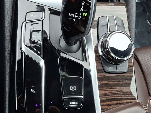 Used 2022 BMW 540i xDrive w/ Executive Package image 28