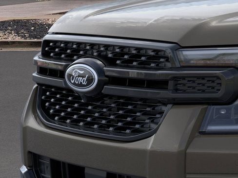 New 2025 Ford Ranger Lariat w/ Black Appearance Package image 17