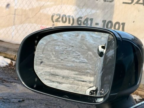 Used 2018 Volvo XC60 T6 Momentum w/ Vision Package image 37