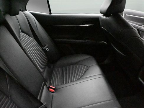 Used 2023 Toyota Camry SE image 20