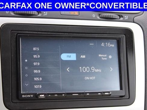 Used 2015 Volkswagen Eos Executive image 34