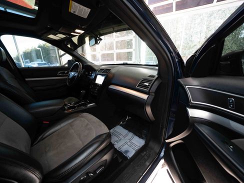 Used 2017 Ford Explorer XLT w/ Equipment Group 202A image 26