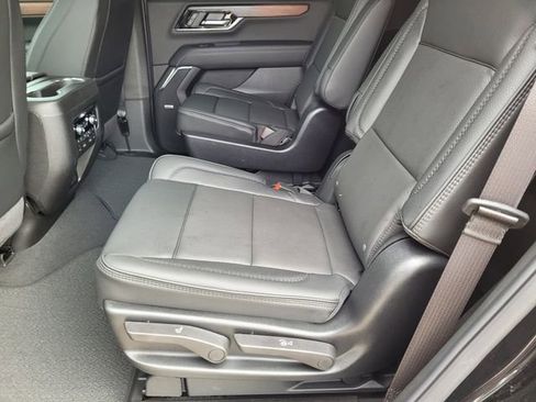 New 2026 GMC Yukon Denali w/ Denali Reserve Package AWD/4WD image 25