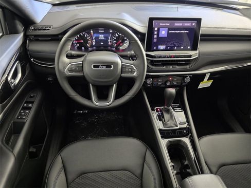 New 2026 Jeep Compass Latitude image 12
