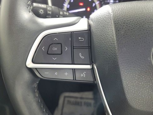 Used 2022 Toyota Highlander XSE image 25