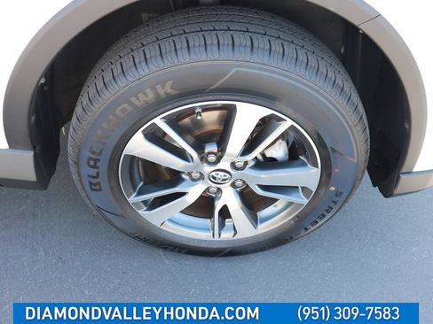 Used 2018 Toyota RAV4 XLE FWD image 29