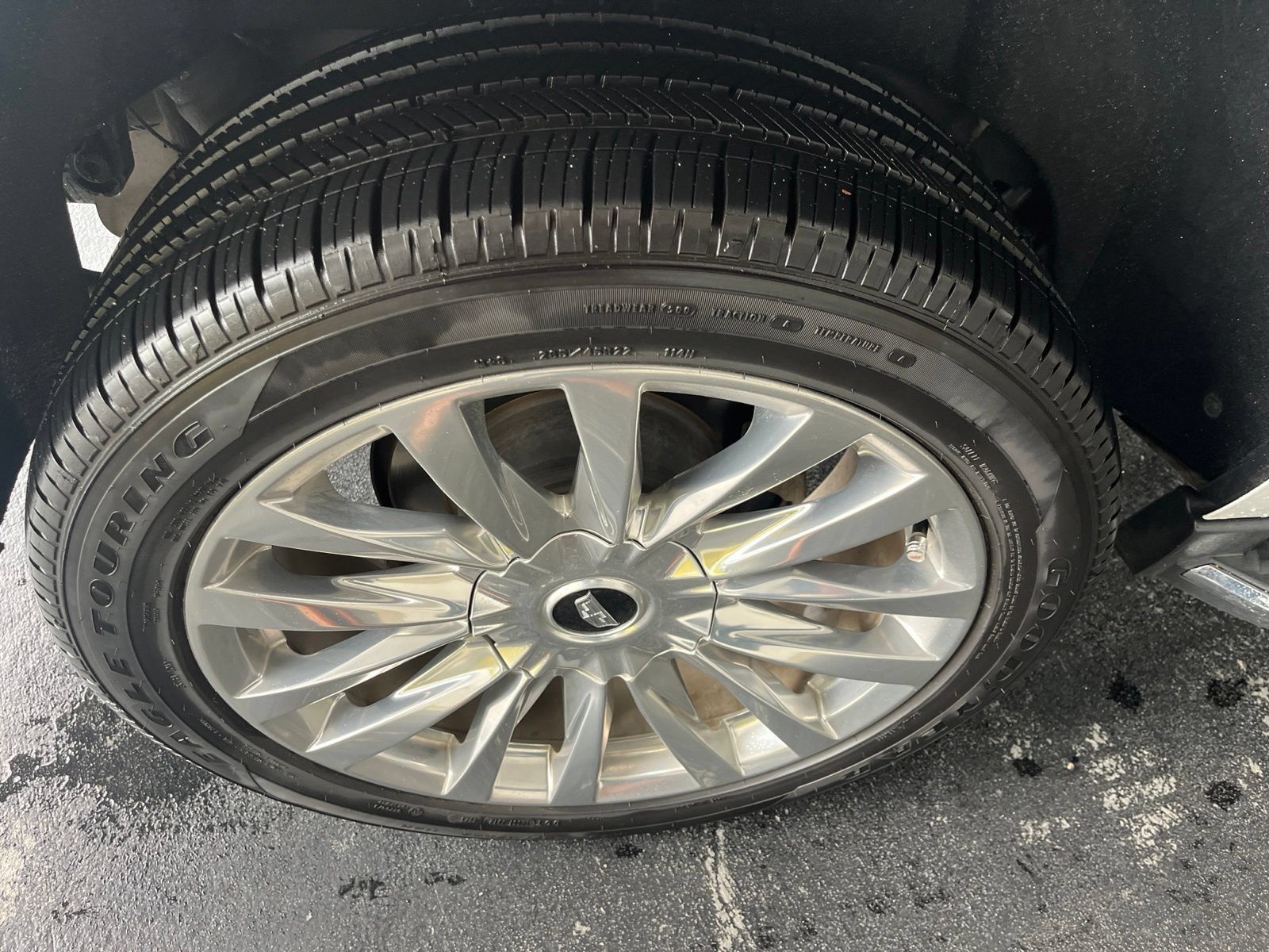 Used 2019 Cadillac Escalade Luxury RWD image 11