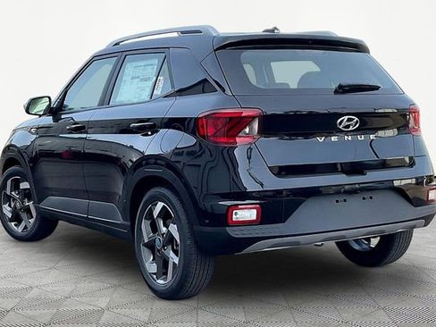 New 2026 Hyundai Venue SEL FWD image 3