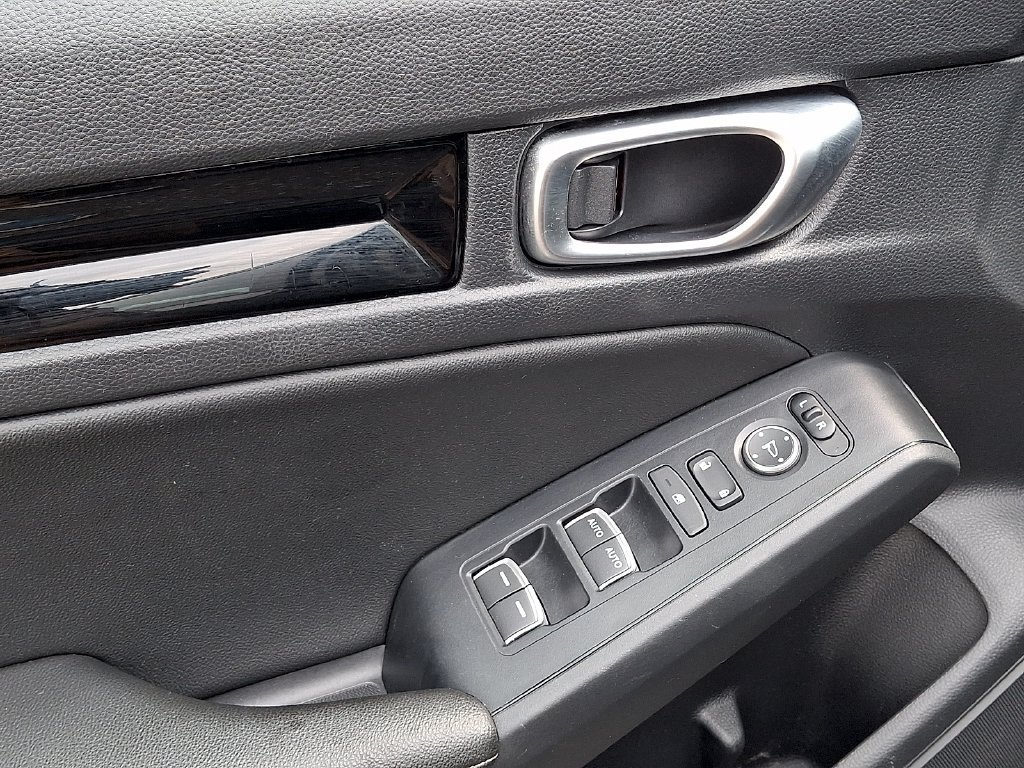 Used 2024 Honda Civic EX-L image 13