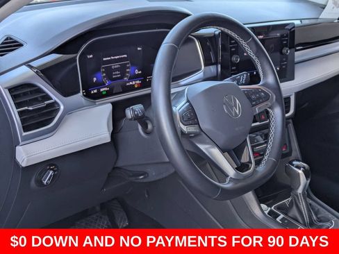 Used 2025 Volkswagen Taos SE FWD image 14