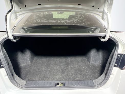 Used 2020 Nissan Versa S image 34