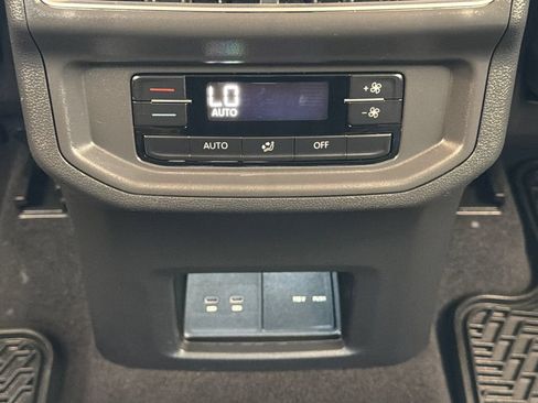 Used 2024 Volkswagen Atlas SE FWD image 10