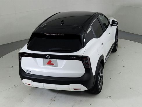 Used 2025 Nissan Kicks SV image 19