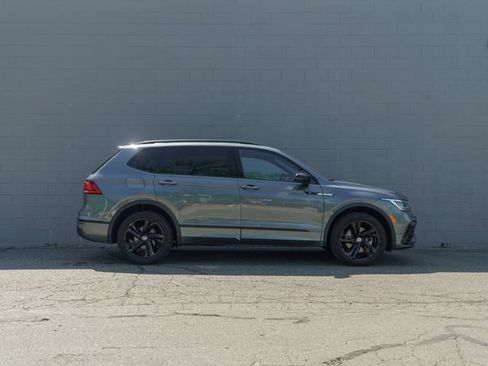 Used 2023 Volkswagen Tiguan SE R-Line FWD image 8