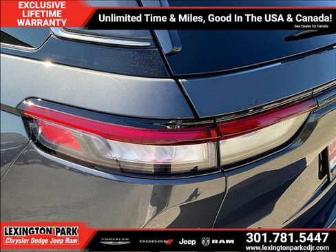 Used 2025 Jeep Grand Cherokee Limited AWD/4WD image 23