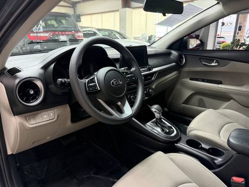Used 2020 Kia Forte LXS FWD image 19