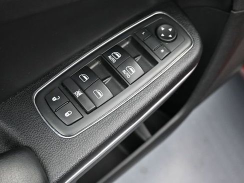 Used 2013 Chrysler 300 RWD image 13