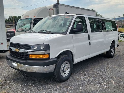 New 2024 Chevrolet Express 3500 Extended image 2