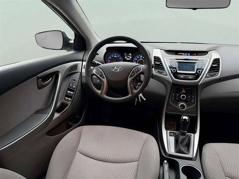 Used 2016 Hyundai Elantra SE w/ Option Group 02 FWD image 16