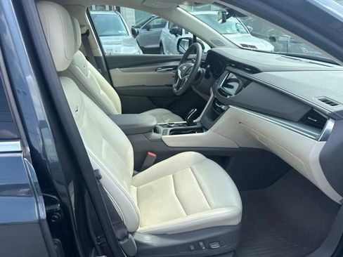 Used 2021 Cadillac XT5 Premium Luxury AWD/4WD image 3