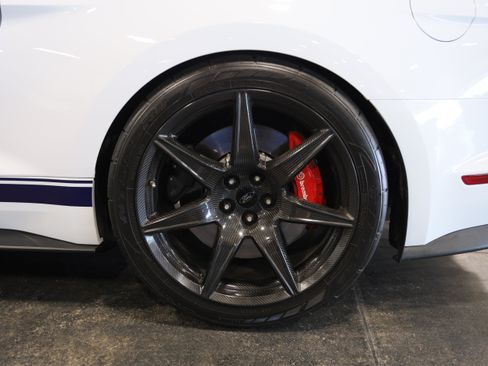 Used 2021 Ford Mustang Shelby GT500 w/ Carbon Fiber Track Pack RWD image 12