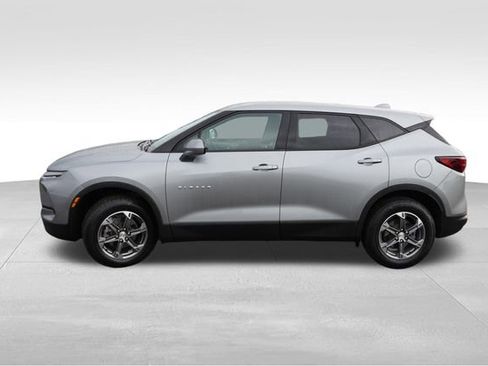 Used 2025 Chevrolet Blazer LT AWD/4WD image 9